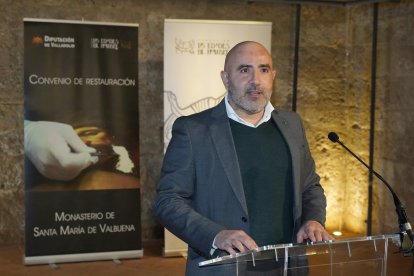 El presidente de la Diputación de Valladolid, Conrado Íscar, entrega cinco nuevas piezas restauradas a diferentes localidades vallisoletanas. - ICAL