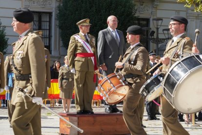 Jura de bandera de personal civil en Valladolid.- J. M. LOSTAU