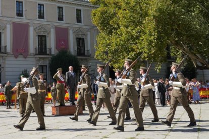 Jura de bandera de personal civil en Valladolid.- J. M. LOSTAU