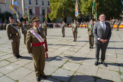 Jura de bandera de personal civil en Valladolid.- J. M. LOSTAU
