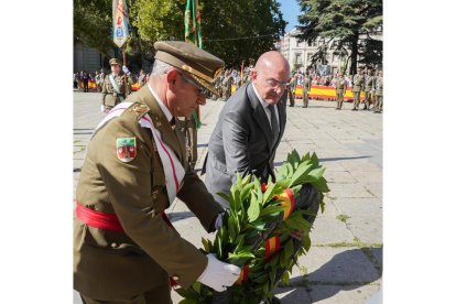 Jura de bandera de personal civil en Valladolid.- J. M. LOSTAU