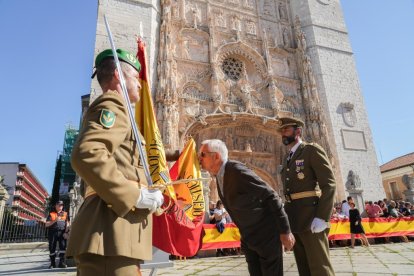 Jura de bandera de personal civil en Valladolid.- J. M. LOSTAU