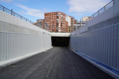 Imagen del nuevo túnel de Panaderos, a punto de abrir para el público. E.M.