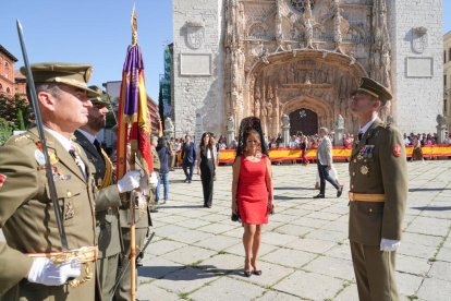 Jura de bandera de personal civil en Valladolid.- J. M. LOSTAU