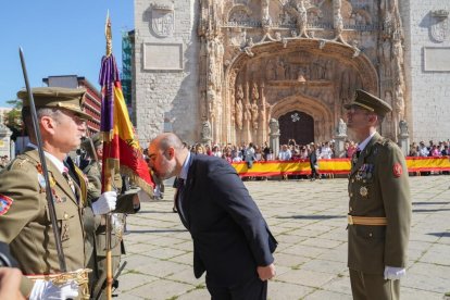 Jura de bandera de personal civil en Valladolid.- J. M. LOSTAU