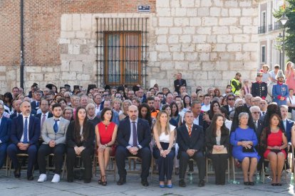 Jura de bandera de personal civil en Valladolid.- J. M. LOSTAU