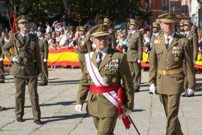 Jura de bandera de personal civil en Valladolid.- J. M. LOSTAU