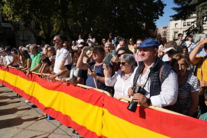 Jura de bandera de personal civil en Valladolid.- J. M. LOSTAU