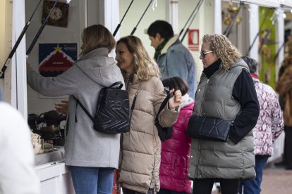 Mercado Artesanal Navideño en la plaza Mayor. PHOTOGENIC