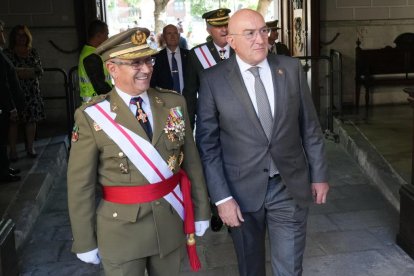 Jura de bandera de personal civil en Valladolid.- J. M. LOSTAU