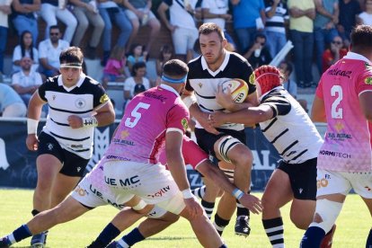 Imágenes del derbi de rugby entre el CR El Salvador y el VRAC que abre la temporada 2023-2024. / PHOTOGENIC