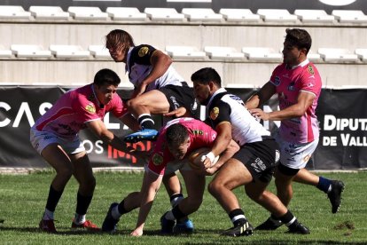 Imágenes del derbi de rugby entre el CR El Salvador y el VRAC que abre la temporada 2023-2024. / PHOTOGENIC