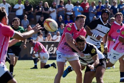 Imágenes del derbi de rugby entre el CR El Salvador y el VRAC que abre la temporada 2023-2024. / PHOTOGENIC