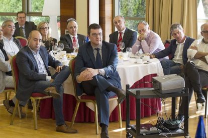 David Esteban (Cecale), Vicente Andrés (CCOO), Óscar Lobo (UGT), Emiliana Molero (FAE), José Luis Peña (UBU), José Antonio Arias (EL MUNDO DE CASTILLA Y LEÓN), Evelio Angulo (UGT), Carlos Díaz (CCOO),  Faustino Temprano (UGT) y Luis Fernández (CCOO).