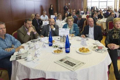 Moisés de la Puente (UCCL), Miguel Salom (TCol. Guardia Civil), Felipe Ramos (EL MUNDO DE CASTILLA  Y LEÓN), Ana Lopidana (concejala de Burgos), Prudencio Prieto (UCE) e Irene Cortés (Procuradora PP).