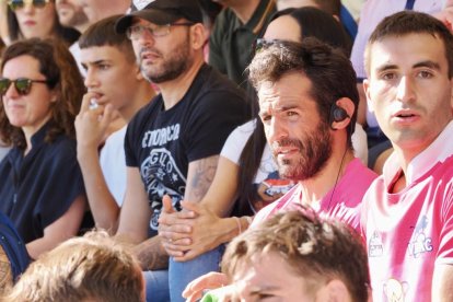 Imágenes del derbi de rugby entre el CR El Salvador y el VRAC que abre la temporada 2023-2024. / PHOTOGENIC