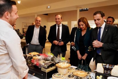 Conrado Íscar visita la segunda edición de Vallaqueso en el Espacio La Granja.