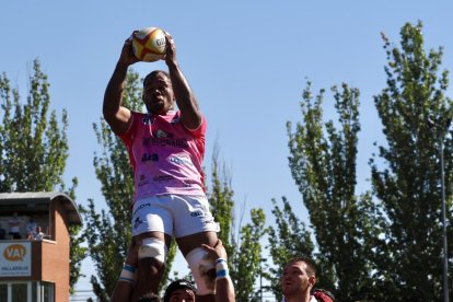 Imágenes del derbi de rugby entre el CR El Salvador y el VRAC que abre la temporada 2023-2024. / PHOTOGENIC
