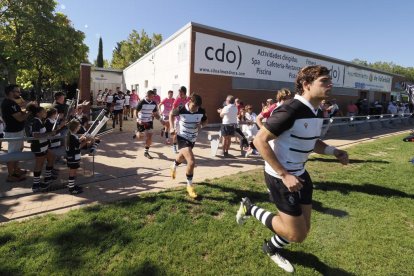 Imágenes del derbi de rugby entre el CR El Salvador y el VRAC que abre la temporada 2023-2024. / PHOTOGENIC