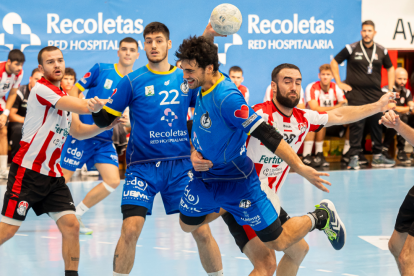 Recoletas Atlético Valladolid-Puerto Sagunto. Segunda jornada Liga Asobal. / PHOTOGENIC