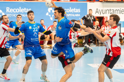 Recoletas Atlético Valladolid-Puerto Sagunto. Segunda jornada Liga Asobal. / PHOTOGENIC