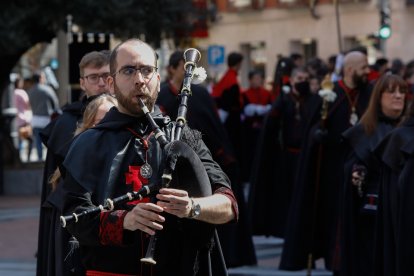 Procesión del Encuentro de Jesús Resucitado con la Virgen de la Alegría en Valladolid.- J. M. LOSTAU