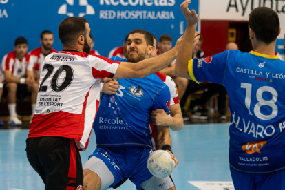 Recoletas Atlético Valladolid-Puerto Sagunto. Segunda jornada Liga Asobal. / PHOTOGENIC