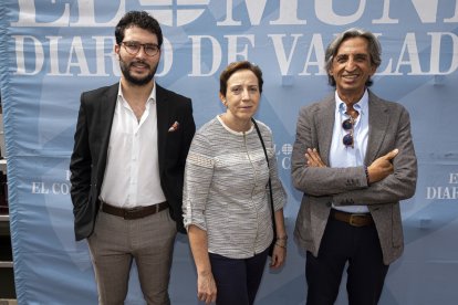Saúl Amado, Milagros Gómez y Juan Carlos de Margarida.  / PHOTOGENIC