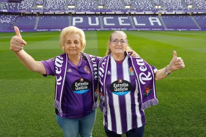 Emilia y Benita en el césped de Zorrilla. / J. M. LOSTAU