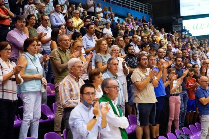 Homenaje al fallecido Teo Hernández antes del inicio de la Copa de Castilla y León. Zunder Palencia - UEMC Real Valladolid Baloncesto. / LOSTAU