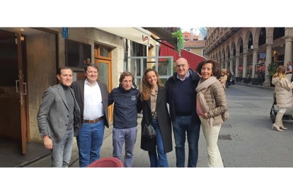 Almeida respalda la candidatura de Carnero en Valladolid.- @alferma1