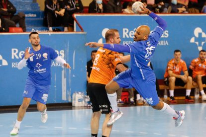 Recoletas Atlético Valladolid - Torrelavega. / LOSTAU