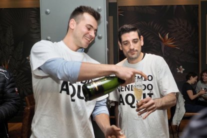 The Tunnel Bar, en Las Delicias, reparte 400.000 euros con un décimo del Gordo. - PHOTOGENIC