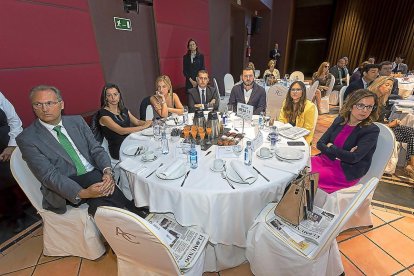 José Aurelio Alonso (director financiero RTVCyL), María Sonsoles Pérez (CaixaBank), María del Carmen Alsina (directora comunicación CaixaBank), José Luis de la Fuente (director comercial RTVCyL), Francisco Sardón, Ruth Álvarez (PREDIF CyL) y Laura del Palacio (Mercadona).