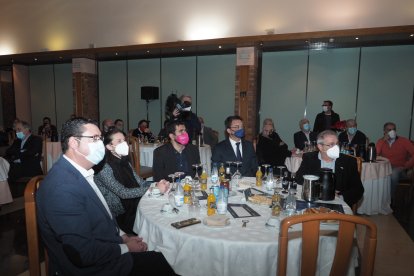Asistentes a los Desayunos de la APDV en la Real Sociedad Hípica. / M. G. E.