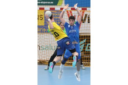 Bidasoa Irún - Recoletas Atlético Valladolid. / LOF