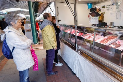 El ecomercado de Plaza España celebró La Fiesta de la Calabaza. J.M.LOSTAU