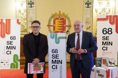 José Luis Cienfuegos y Jesús Julio Carnero, durante la presentación de la Seminci. ICAL