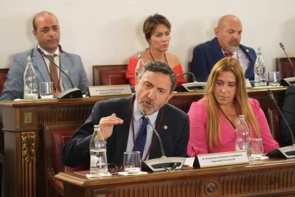 Diputación Pleno de Constitución, Presidente Conrado Iscar.- J.M. LOSTAU