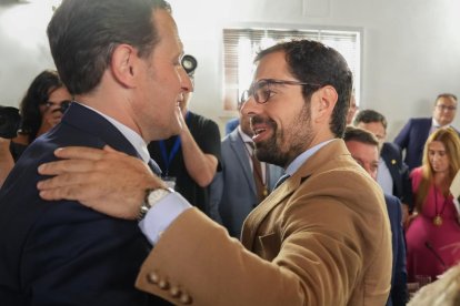 Diputación Pleno de Constitución, Presidente Conrado Iscar.- J.M. LOSTAU