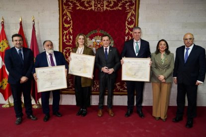 De los Mozos, Eva Martín y Pérez Andrés, Alcaides de Honor del Museo del Vino de Valladolid.- ICAL