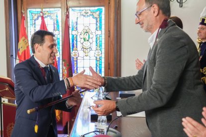 Diputación Pleno de Constitución, Presidente Conrado Iscar.- J.M. LOSTAU