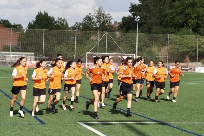 Jugadoras del Parquesol durante el entrenamiento de este viernes previo al inicio. / PHOTOGENIC