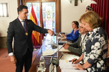 Diputación Pleno de Constitución, Presidente Conrado Iscar.- J.M. LOSTAU