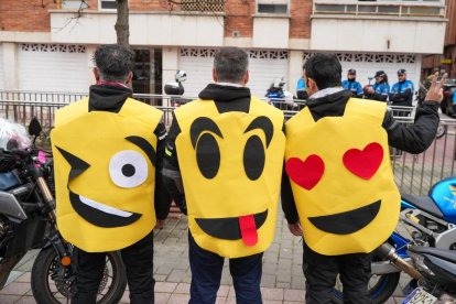Quinta edición del desfile motero de carnaval en las carreteras de Valladolid. -ICAL