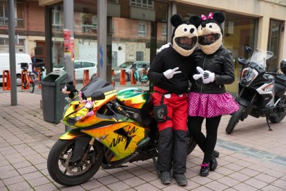 Quinta edición del desfile motero de carnaval en las carreteras de Valladolid. -ICAL