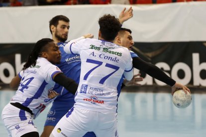 Recoletas Atlético Valladolid - Cisne. / PHOTOGENIC