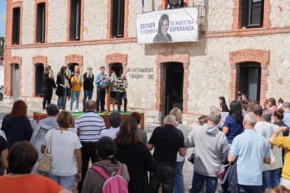 Vigésima concentración en recuerdo de Esther López en Traspinedo. J. M. LOSTAU