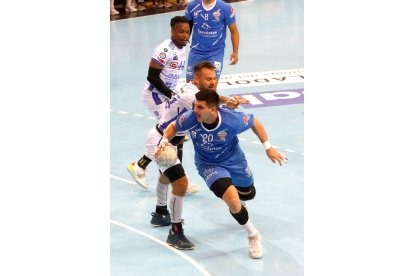 Recoletas Atlético Valladolid - Cisne. / PHOTOGENIC