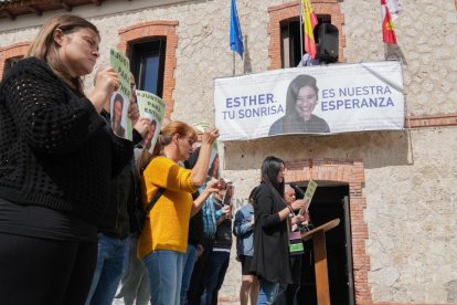 Vigésima concentración en recuerdo de Esther López en Traspinedo. J. M. LOSTAU